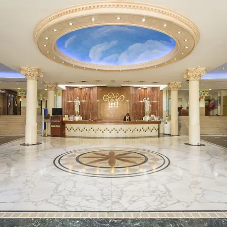 Hotel East By Pierre & 4*
