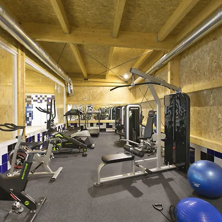 East By Pierre & 호텔