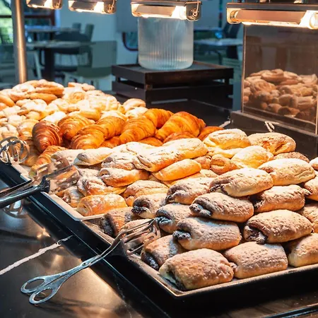 호텔 East By Pierre &