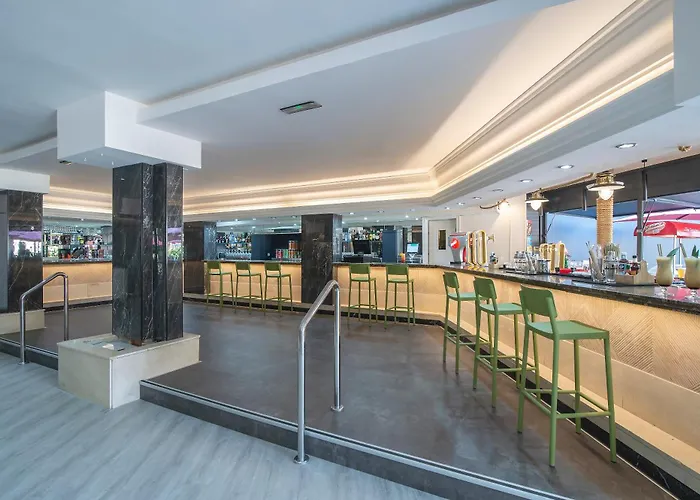 East By Pierre & Hotel Benidorm